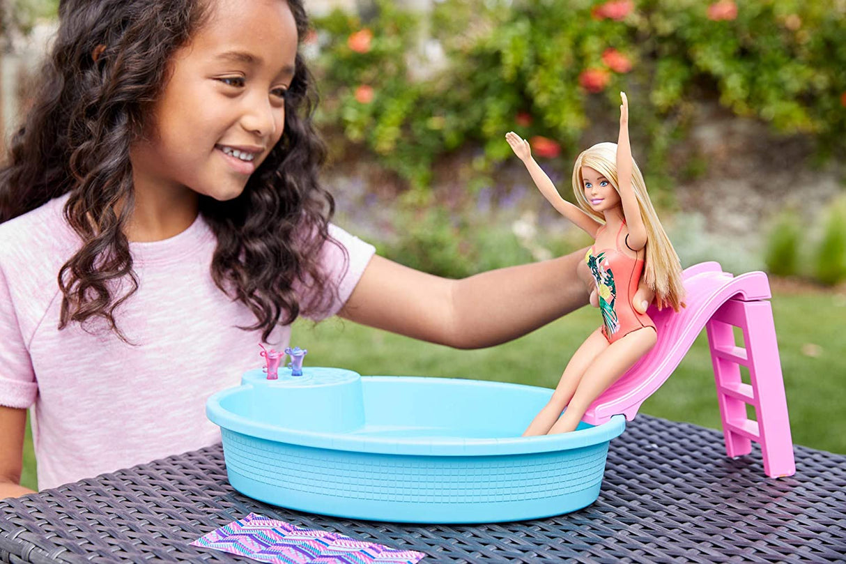 Barbie Piscina